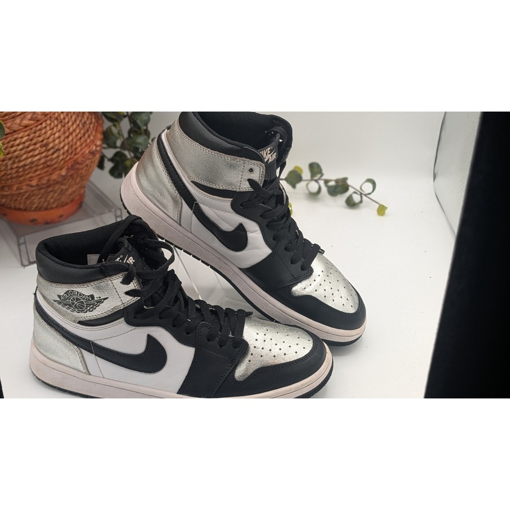 Air Jordan 1 Mid Black White Metallic Silver Size 8.5 Men's (CD0461-001) USED